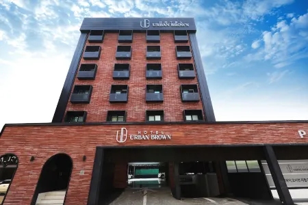 Hotel Urban Brown