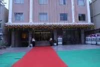 The Royal Class Hotel Hotels near Shivaji Park