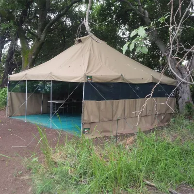 Xakanaka Mobile Camp