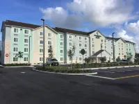 WoodSpring Suites Miami Southwest Hotel berhampiran Staples