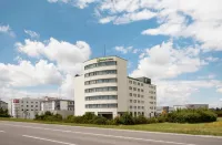 Holiday Inn Express Munich - Messe Hotels near Skatepark Feldkirchen