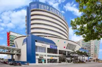 Tryp by Wyndham Guayaquil Airport Hoteles cerca de Plaza TÍA Bastión