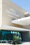 Howard Johnson by Wyndham Neuquen Hotels near San Martin Monument