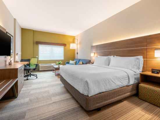 Holiday Inn Express & Suites ST. Petersburg - Madeira Beach Rooms