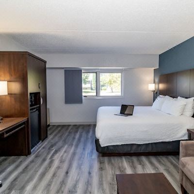 Deluxe King Room Victoria Inn Hotel & Convention Centre Brandon Promo Code