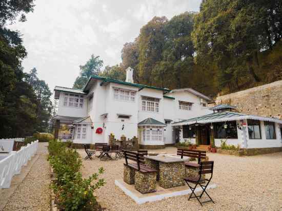 Bhikampur Lodge by Howard Hotel Exterior