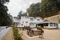 Bhikampur Lodge by Howard Hotels near Girija Devi Temple