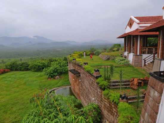 Kadambavanam Ethnic Village Resort Hotel Exterior