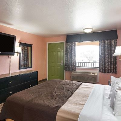 Standard Queen Room-Non-Smoking Econo Lodge Dalhart Hwy 54 - Hwy 287 Promo Code