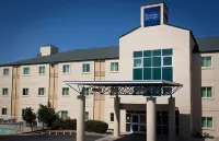 Days Inn & Suites by Wyndham Augusta Near Fort Eisenhower Hotels in Grovetown