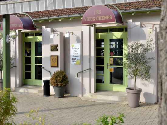 Logis Auberge des Vieux Chênes Hotel Exterior