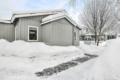 Anchorage Home, Minutes from Downtown! Hotels near Jewel Lake West Shopping Center