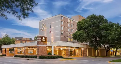 DoubleTree by Hilton Madison Downtown ウェスタン・ヒルズ・パーク周辺のホテル