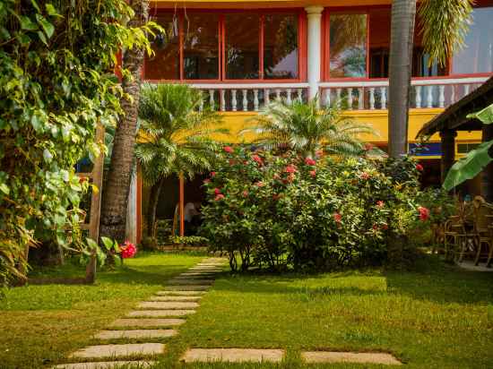 Papa Jolly Eco Resort-Near Morjim Beach Hotel Exterior