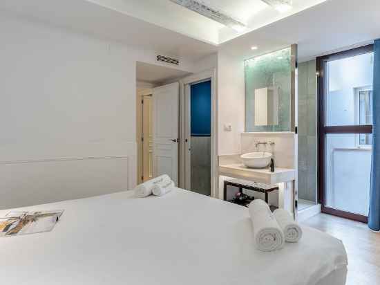 Enjoybcn Colon Apartments Rooms