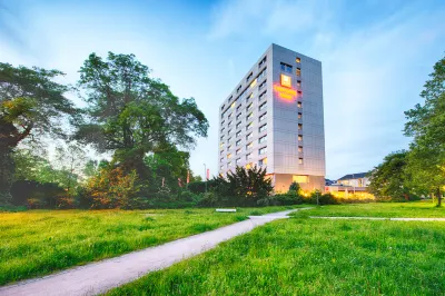 Leonardo Hotel Karlsruhe Hotels in der Nähe von Karlsruher Hauptfriedhof