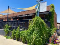 The Penthouse Loft in the Heart of Old Town! Hoteles en Fort Collins