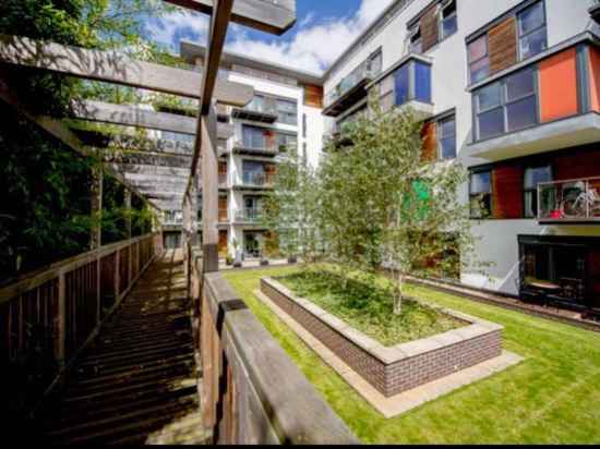 Amazing Riverside Boheme Home in SW London! Hotel Exterior