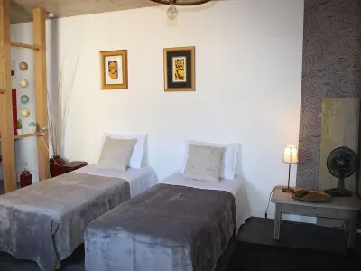 Une Chambre en Ville Hotels in Saintes