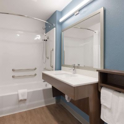 Accessible Queen Room with Accessible Tub-Non Smoking WoodSpring Suites Promo Code