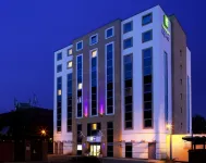 Holiday Inn Express London - Watford Junction Hotels near Peace Garden