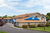 Days Inn by Wyndham Middletown/Newport Area Hotels near US Naval Undersea Warfare Center