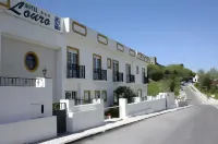 Hotel Louro Hotel berhampiran Obidos Train Station