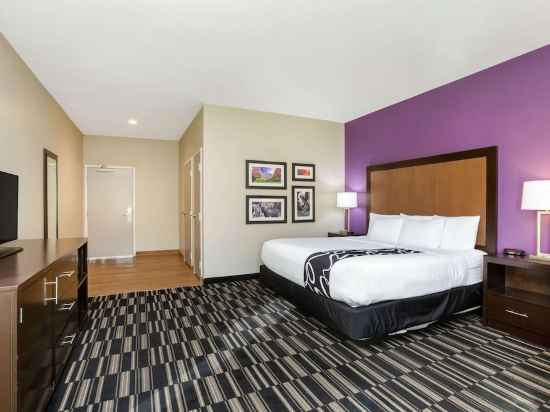 La Quinta Inn & Suites by Wyndham Cedar City Rooms