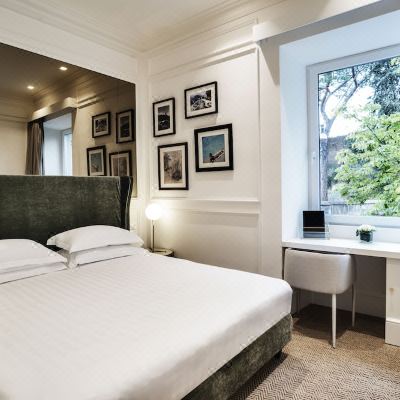 Deluxe Double Room The Shire Hotel Promo Code