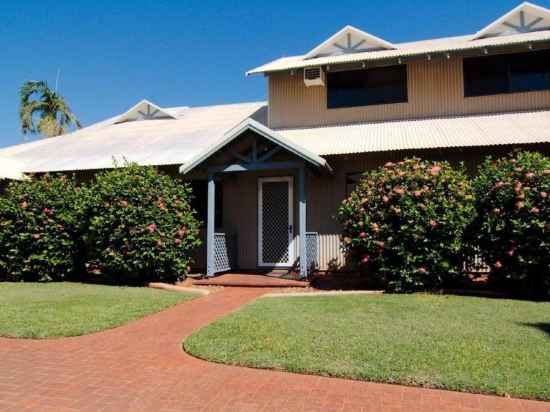 Oaks Cable Beach Resort Hotel Exterior