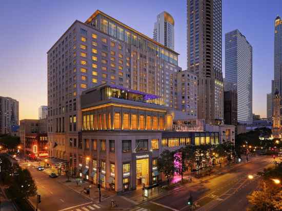 The Peninsula Chicago Hotel Exterior