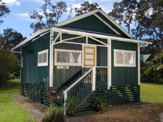 Lava Lodge at Hale Kilauea Hotel Exterior