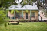 Grampians View Cottages and Units