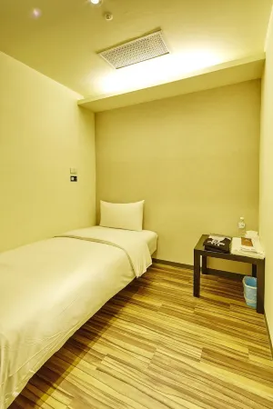 Single Inn Kaohsiung Linsen