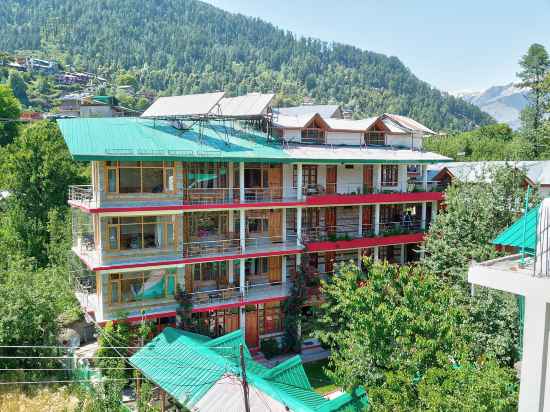 Hide-in Old Manali Hotel Exterior