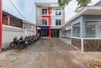 RedDoorz Plus @ Bagusrangin Street 2 Hotels in Coblong