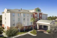 Holiday Inn Express & Suites Uvalde Hotels near Uvalde