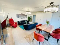 Large 3 Bedrooms in Center with Terrace&Parking-Bon1 Отели в г. Эсперанж