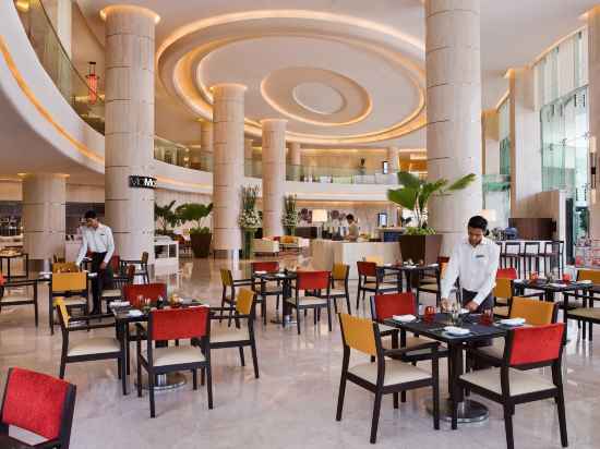 Courtyard by Marriott Mumbai International Airport Dining/Meeting Rooms