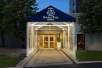 DoubleTree by Hilton Pointe Claire Montreal Airport West Hotels near Fairview Pointe Claire