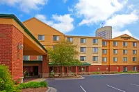 Courtyard Indianapolis at the Capitol Hotels near Lane Bryant