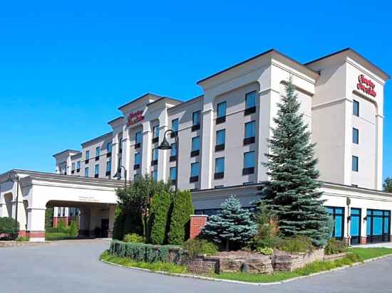 Hampton Inn & Suites by Hilton Laval Hotel Exterior