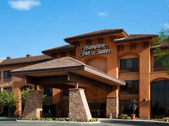 Hampton Inn & Suites Temecula Hotel Exterior