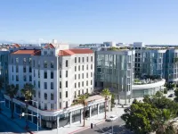 Santa Monica Proper Hotel, a Member of Design Hotels Отели рядом с достопримечательностью «Санта Моника Стейт Бич»