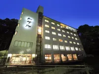 Hotel Kagasuke Hotel berhampiran Koiwai Farm Makibaen