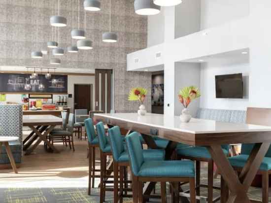 Hampton Inn & Suites Red Bluff Dining/Meeting Rooms