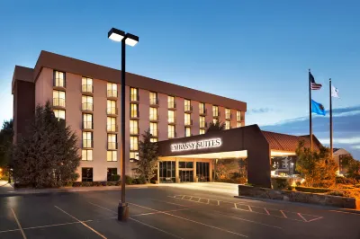 Embassy Suites by Hilton Oklahoma City Will Rogers Airport Hotel dekat OKCMOA Museum Store