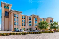 La Quinta Inn & Suites by Wyndham Carlsbad Hotels near Cavern City Air Terminal