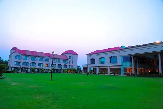 The Cabbana Resort & Spa Hotels near Bus Station Phagwara