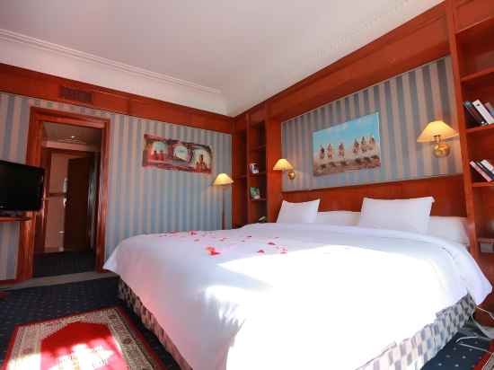 Hotel Transatlantique Rooms